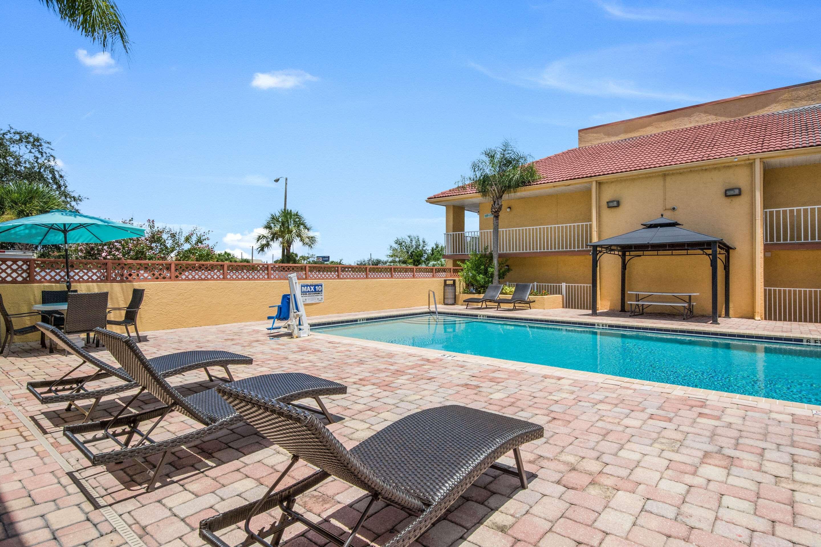 Rodeway Inn Port Richey North Exterior foto